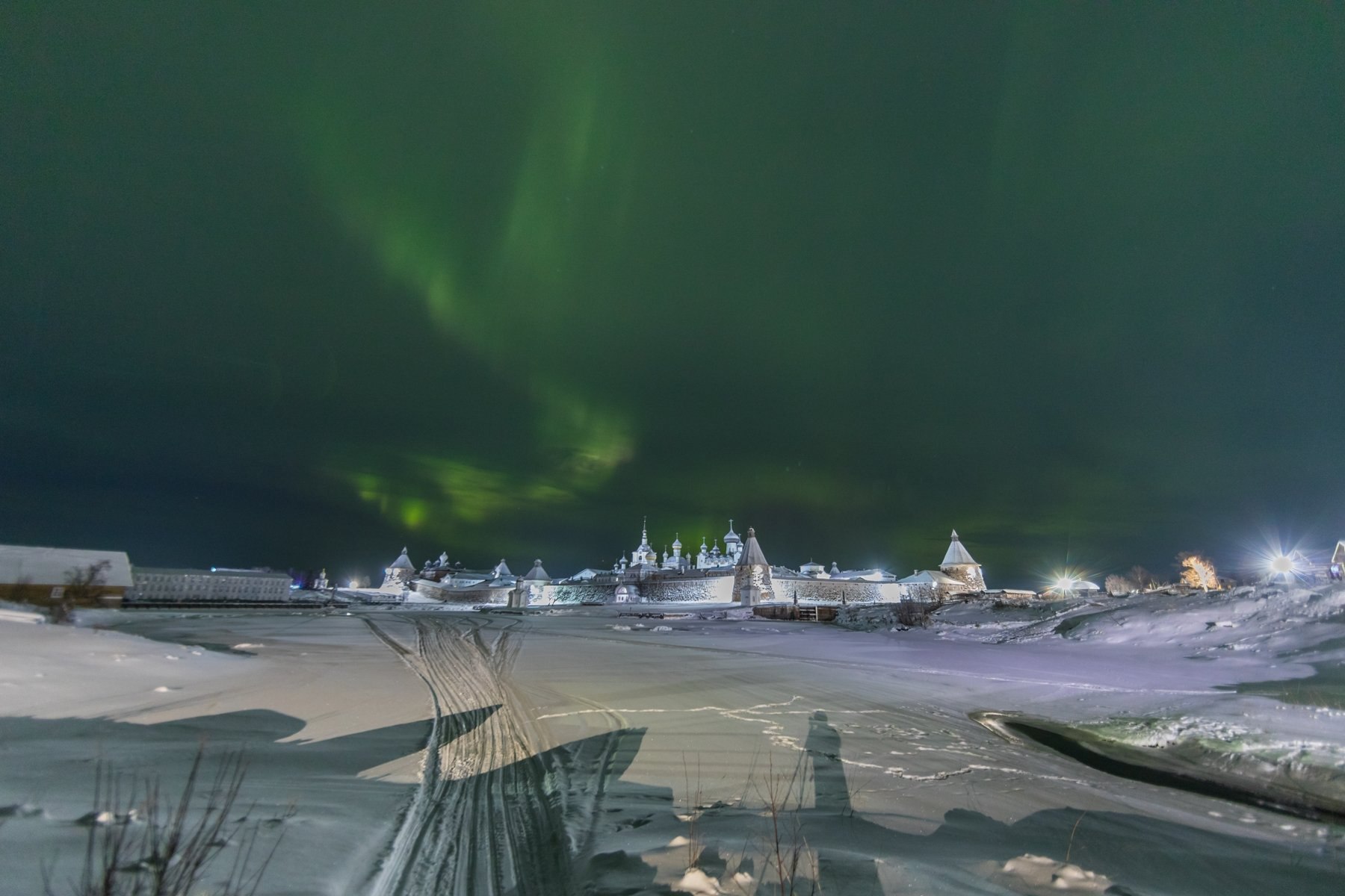 Невероятная красота северного сияния на Соловках