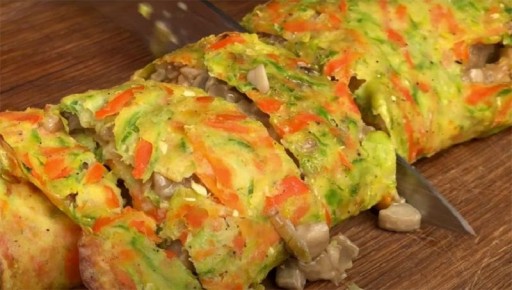 Овощной рулет из кабачков: легкий способ удивить семью