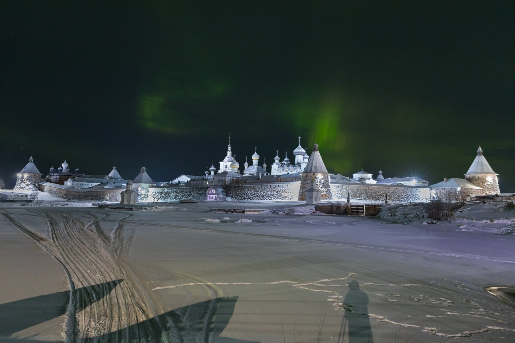 Невероятная красота северного сияния на Соловках Невероятная красота северного сияния на Соловках