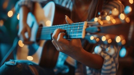 13-15 февраля в АГКЦ состоится XXXII открытый городской фестиваль авторской песни «Оттаявшие струны 2026»!