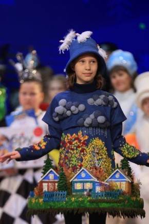 Костюм "Родная осень" завоевал Гран-при фестиваля-конкурса «Маскарад календаря»: разглядываем и читаем о замысле автора