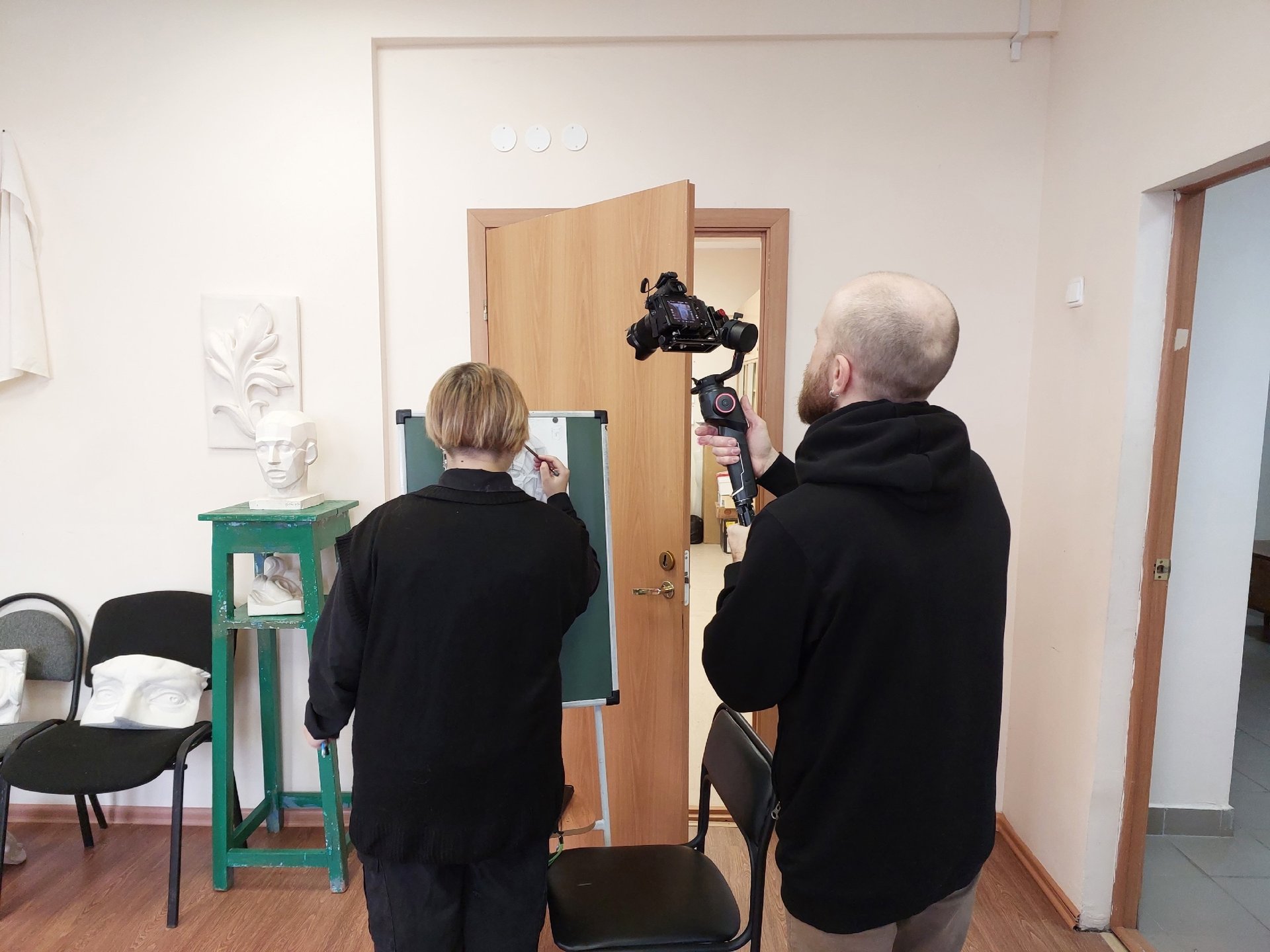 Продолжается работа над фильмом, посвященным Архангельскому союзу художников Продолжается работа над фильмом, посвященным Архангельскому союзу художников