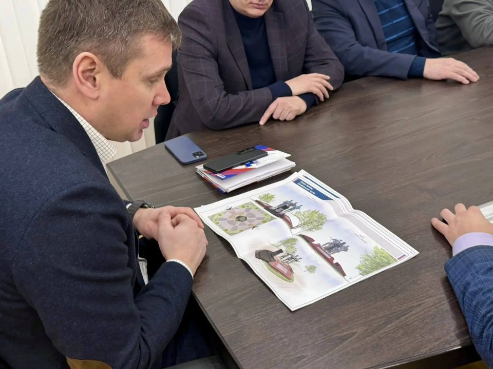 Игорь Арсентьев: Сегодня вместе с представителями городского отделения Всероссийской общественной организации ветеранов «Боевое Братство» обсудили вопрос установки мемориала на Аллее Памяти рядом с БТР на проспекте Труда в...