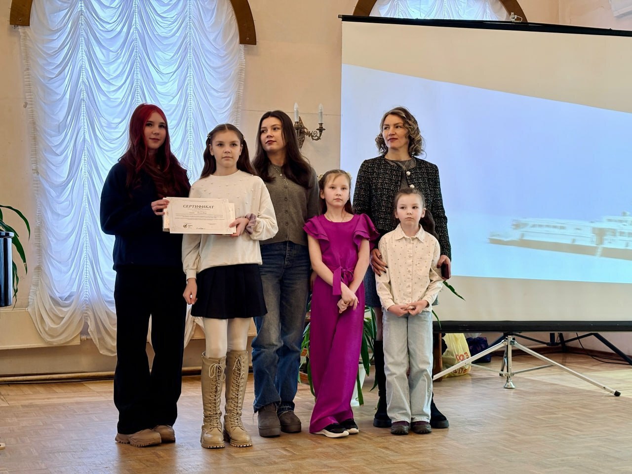 Проект «Я горжусь тобой, Архангельск» объединил более 5000 детей по всей России Проект «Я горжусь тобой, Архангельск» объединил более 5000 детей по всей России