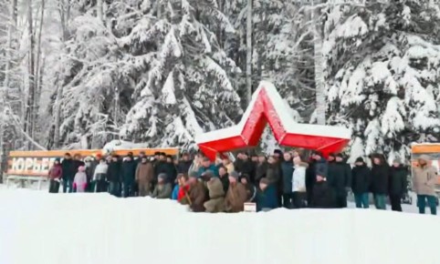 На мемориальном комплексе «Юрьевский рубеж» прошла памятная акция, объединившая участников региональных кадровых проектов и гостей из Мурманской области