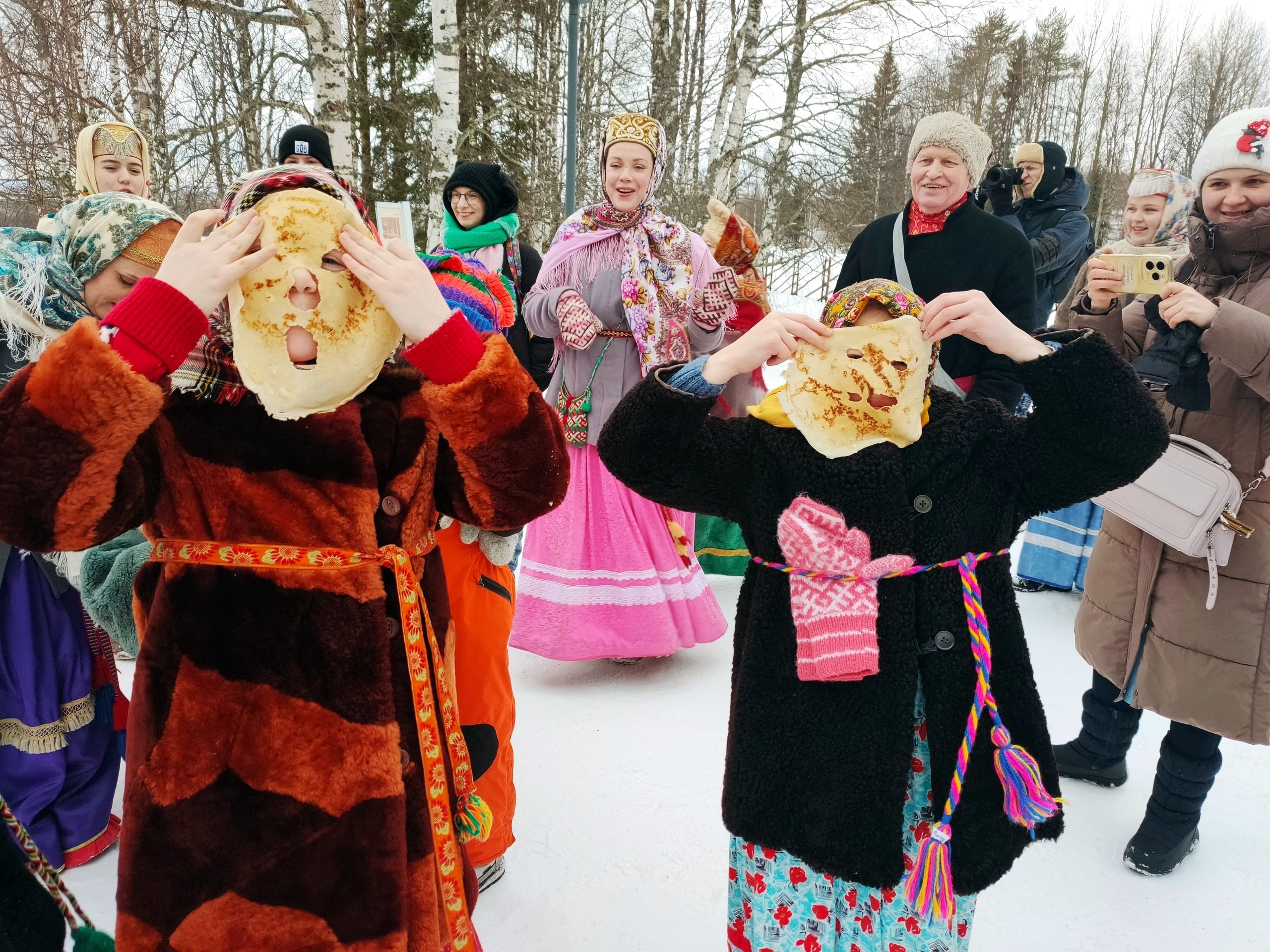 Масленица уже близко!. 15 февраля в музее-заповеднике «Малые Корелы» начнутся масленичные гулянья! В воскресенье всех гостей ждёт увлекательное фольклорная игра-путешествие «Масленичная неделя», возможность поучаствовать в... Масленица уже близко!. 15 февраля в музее-заповеднике «Малые Корелы» начнутся масленичные гулянья! В воскресенье всех гостей ждёт увлекательное фольклорная игра-путешествие «Масленичная неделя», возможность поучаствовать в...