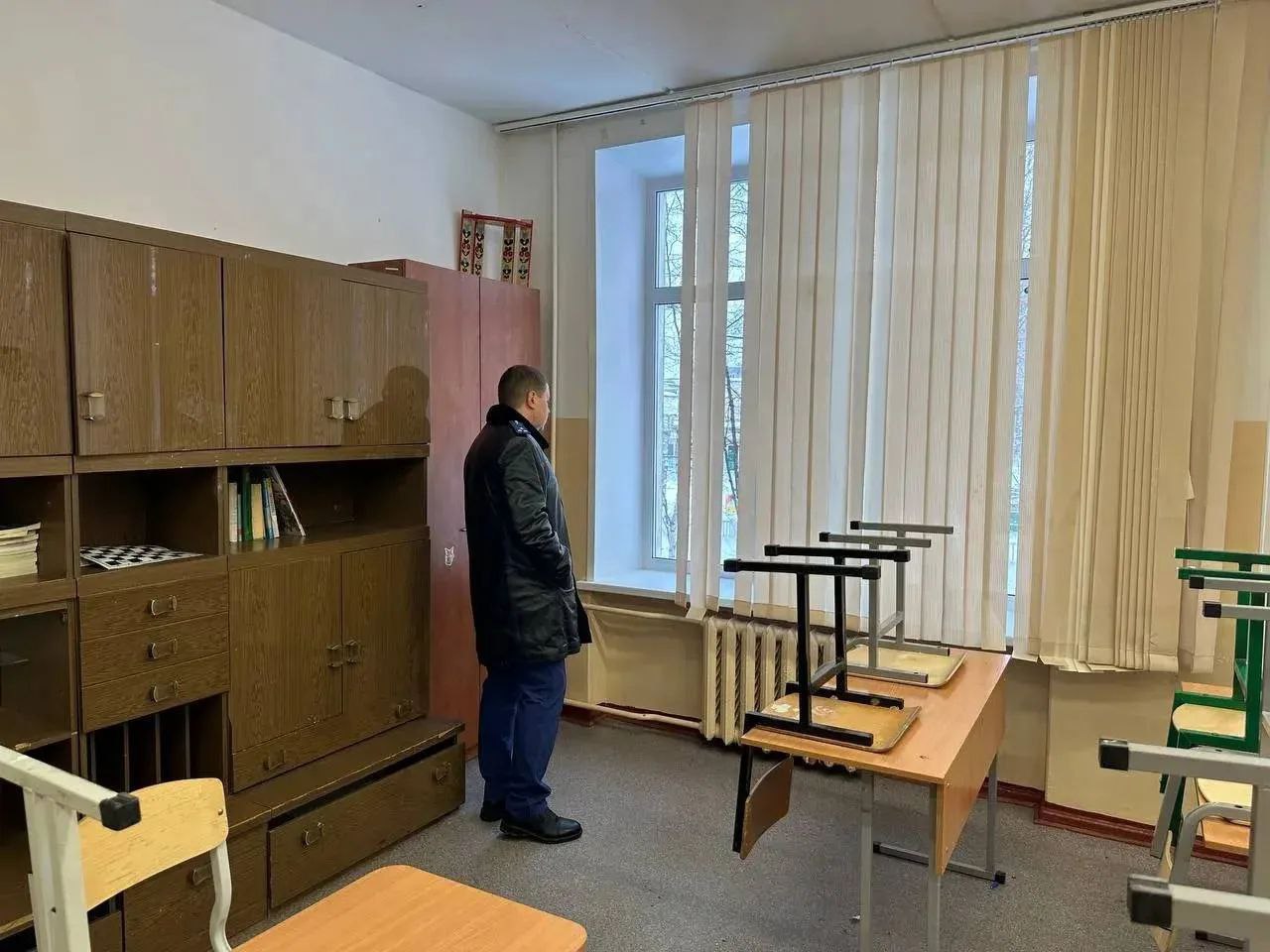 В Северодвинске прокуратура проверяет факт падения школьника из окна