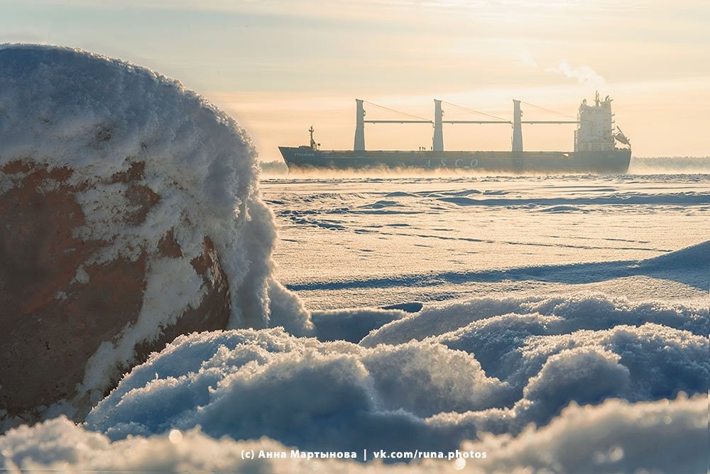 Суда на городском рейде. Фотографии Анны Мартыновой Суда на городском рейде. Фотографии Анны Мартыновой