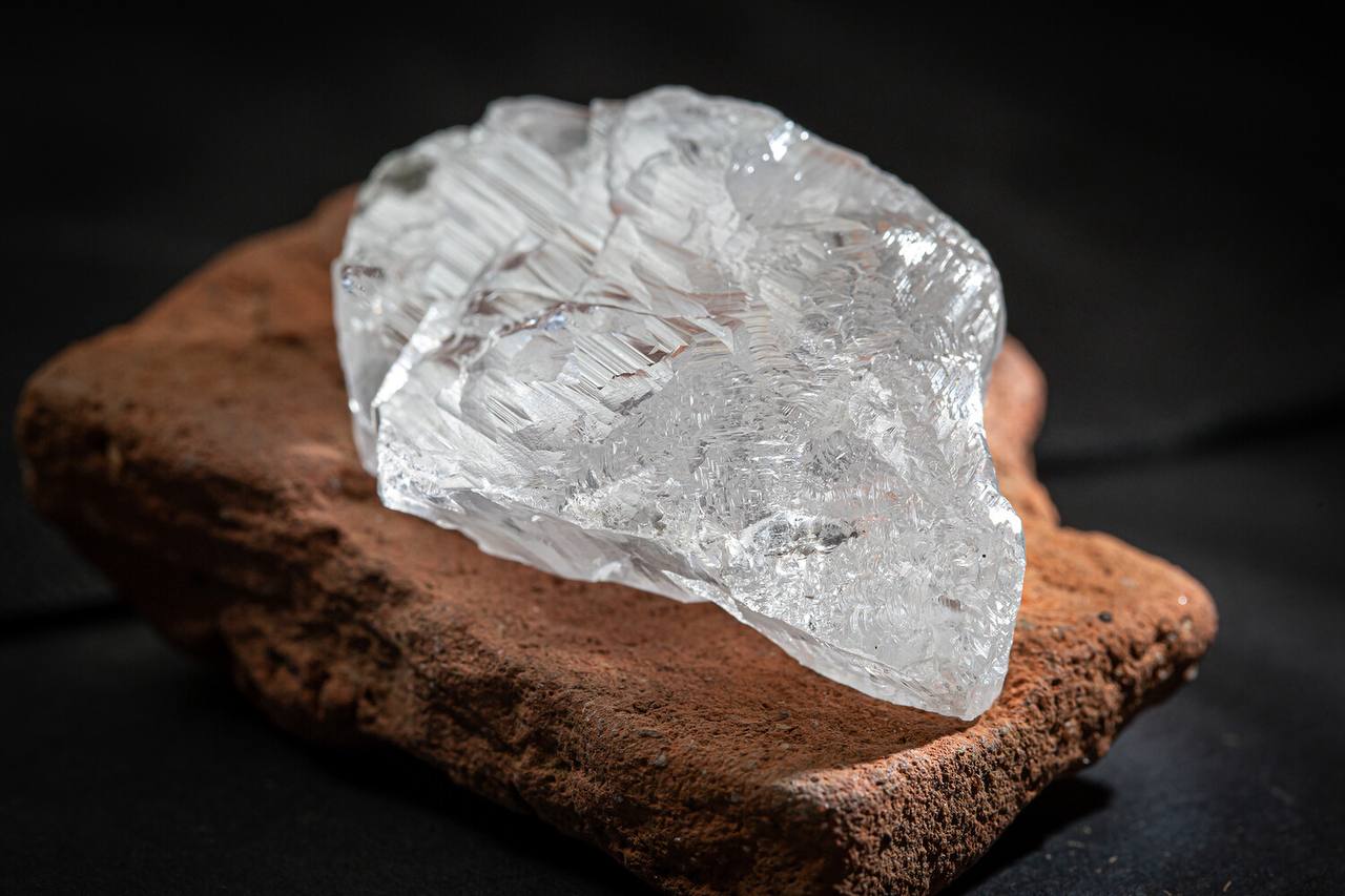 Алмаз весом 228 карат добыли на месторождении в Архангельской области: