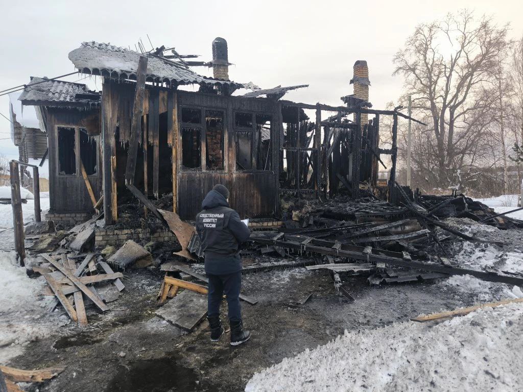 Проводится проверка по факту гибели мужчины в результате пожара в частном доме в Красноборском округе