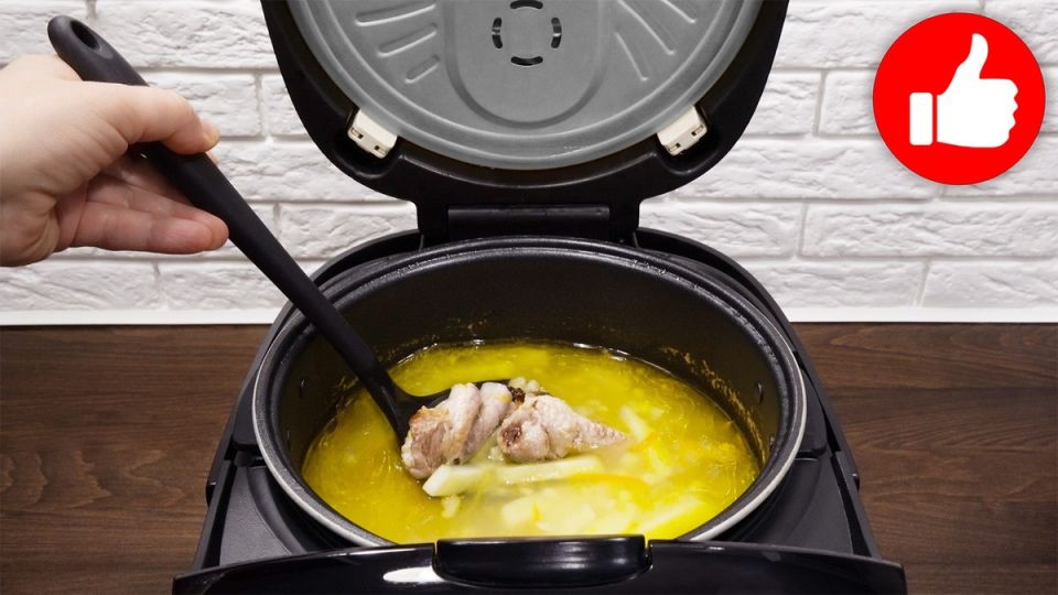 Ароматный суп с перловкой в мультиварке: быстро и вкусно