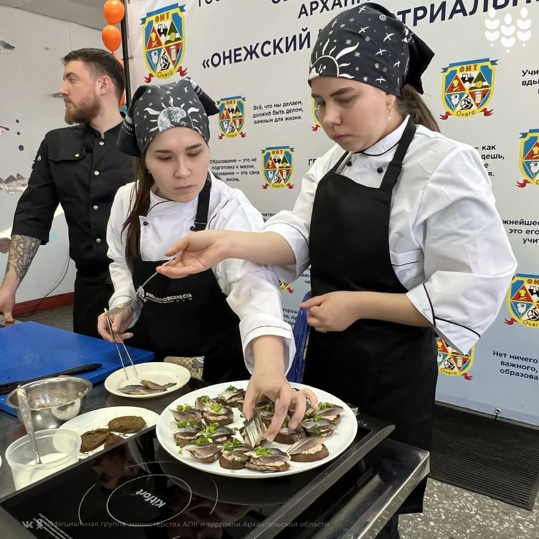 Онега пахнет рыбой, брусникой и свежим хлебом: там проходит фестиваль «Рыба моя поморская» Онега пахнет рыбой, брусникой и свежим хлебом: там проходит фестиваль «Рыба моя поморская»