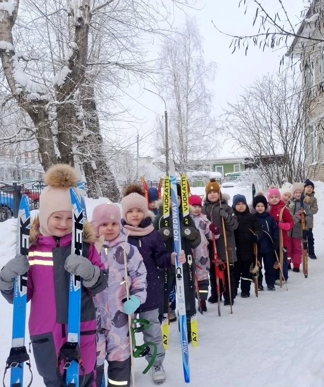 Зимние виды спорта в детских садах: как наши малыши покоряют лыжню и ледяные дорожки!
