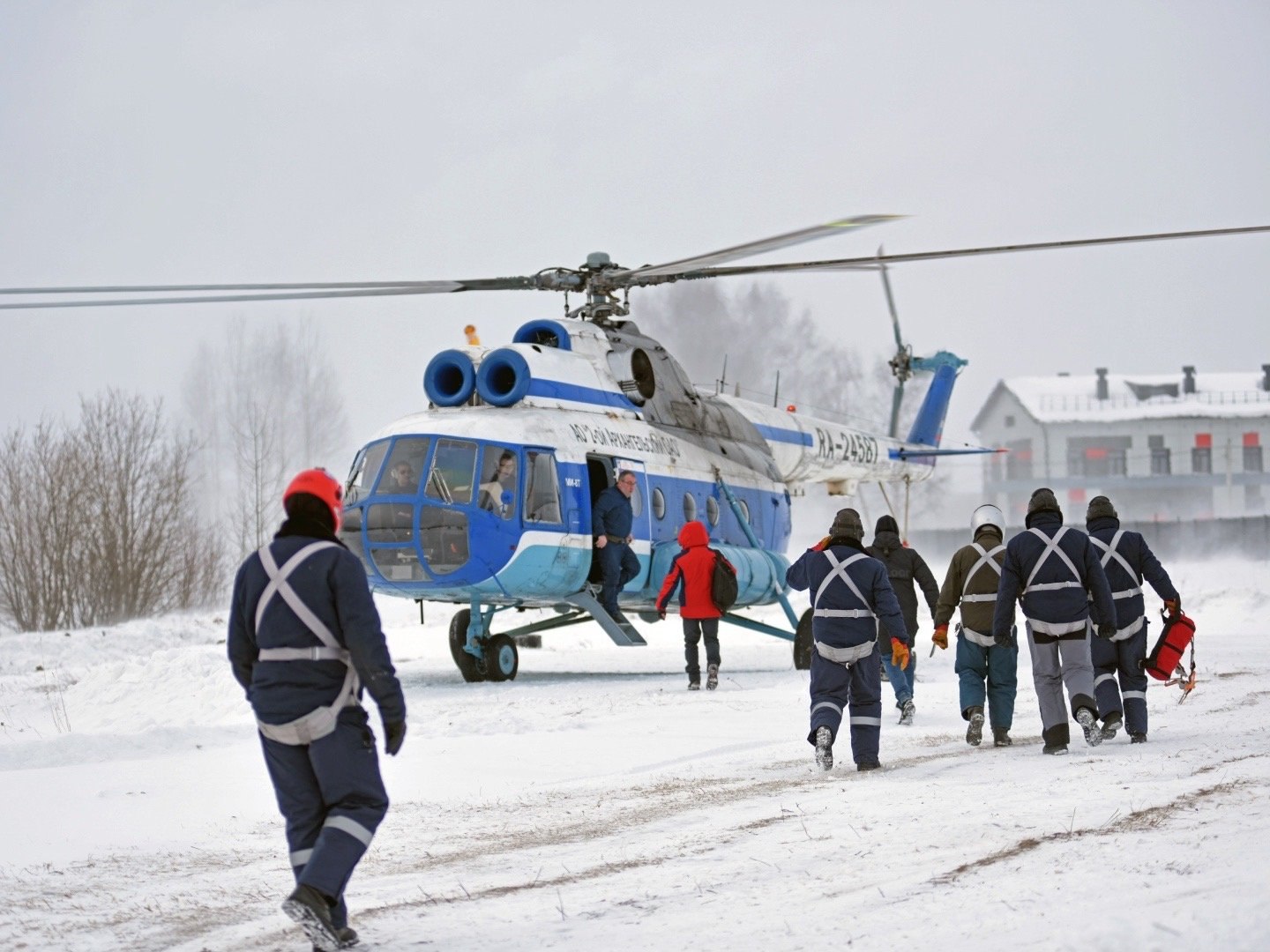 Первый поток парашютистов-пожарных приступил к тренировкам в Арктическом учебном центре по переподготовке лесопожарных формирований Первый поток парашютистов-пожарных приступил к тренировкам в Арктическом учебном центре по переподготовке лесопожарных формирований
