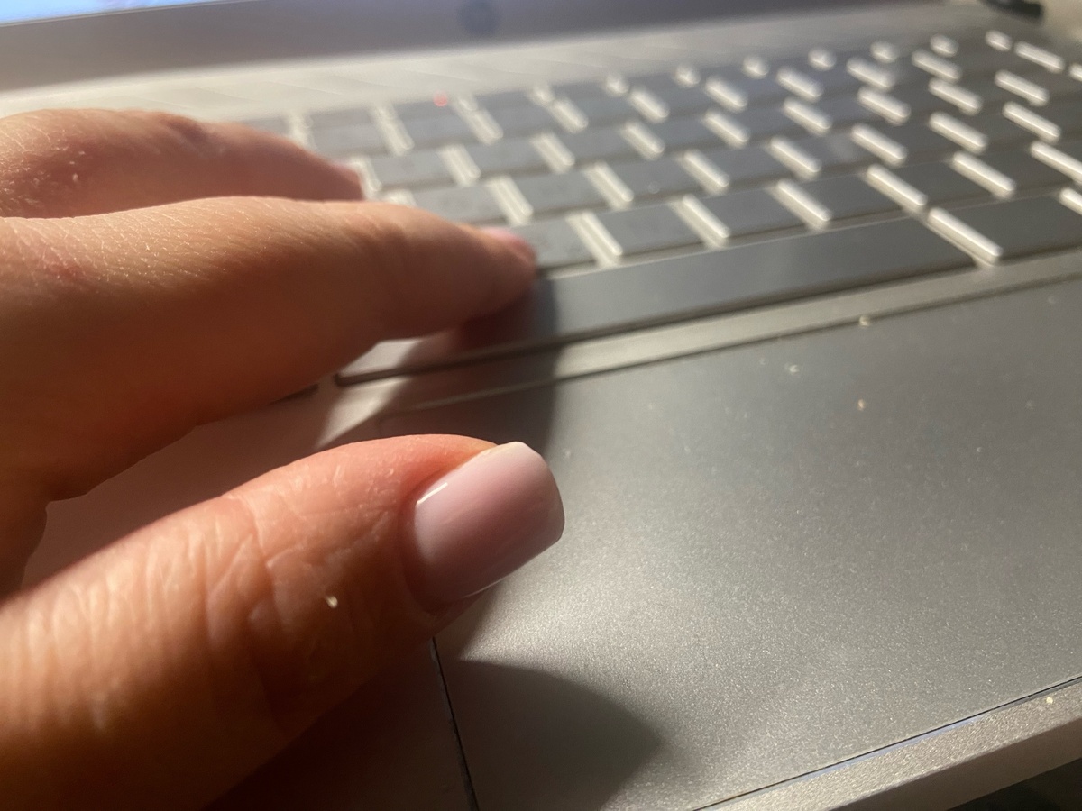 Депутат предлагает ограничить доступ к сайтам для взрослых для бездетных россиян