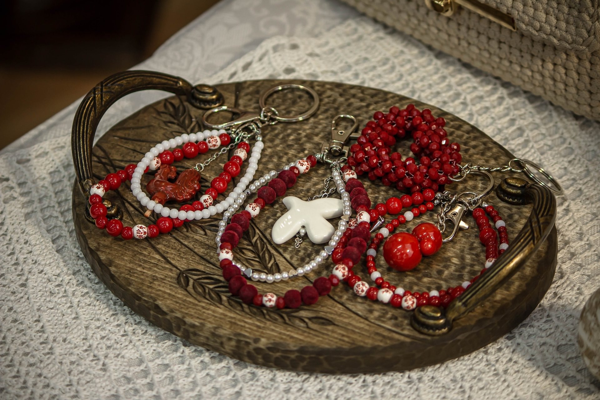 Красота рукотворная!. В Вельской центральной библиотеке открылась выставка «Красота рукотворная. Уютный дом» Красота рукотворная!. В Вельской центральной библиотеке открылась выставка «Красота рукотворная. Уютный дом»