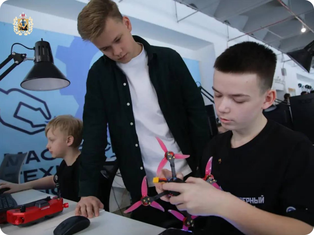 Сегодня Архангельскую область с рабочим визитом посетил Заместитель Председателя Правительства РФ Дмитрий Чернышенко Сегодня Архангельскую область с рабочим визитом посетил Заместитель Председателя Правительства РФ Дмитрий Чернышенко