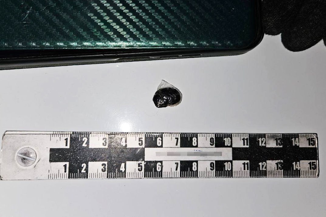 Вечером на автодороге «Котлас-Гарь-Савватия» автопатруль ППСП МО МВД России «Котласский» заметил двух мужчин, находящихся в темное время суток на проезжей части без светоотражающих элементов