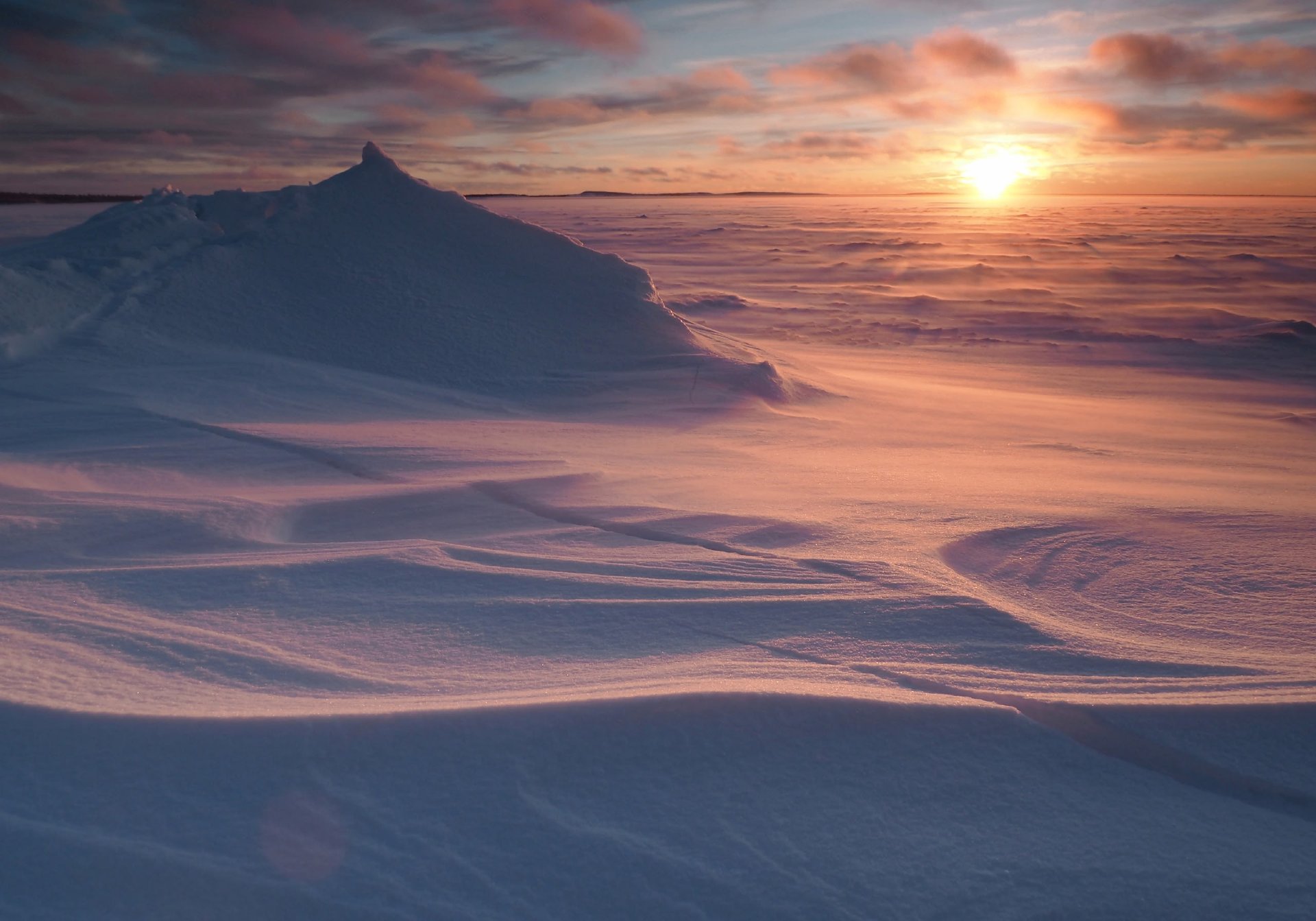 Соловецкие зимние закаты. Фотографии Евгения Яковлева Соловецкие зимние закаты. Фотографии Евгения Яковлева