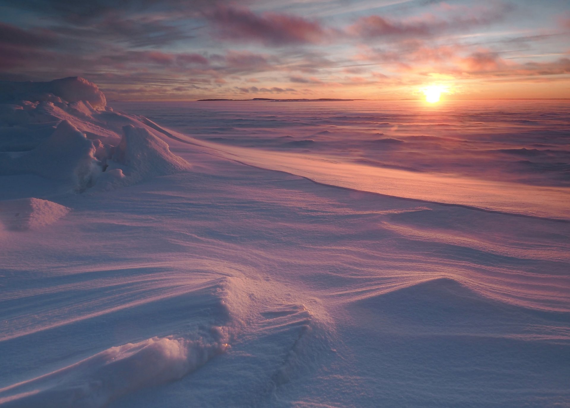 Соловецкие зимние закаты. Фотографии Евгения Яковлева
