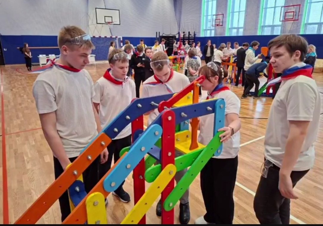 В Архангельске школьники продемонстрировали инженерное мастерство В Архангельске школьники продемонстрировали инженерное мастерство