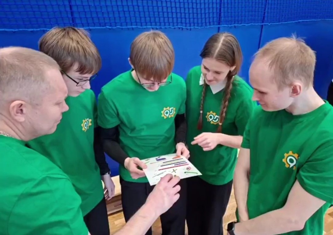 В Архангельске школьники продемонстрировали инженерное мастерство В Архангельске школьники продемонстрировали инженерное мастерство