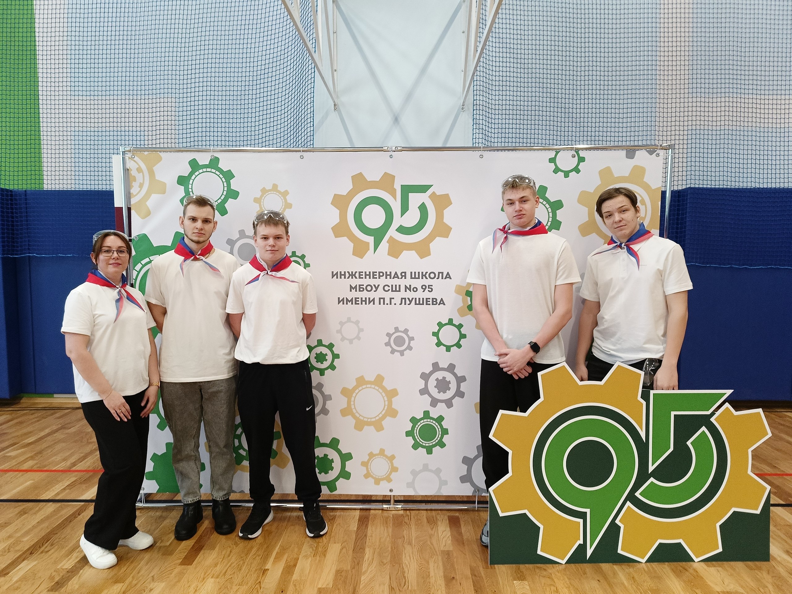 В Архангельске школьники продемонстрировали инженерное мастерство В Архангельске школьники продемонстрировали инженерное мастерство