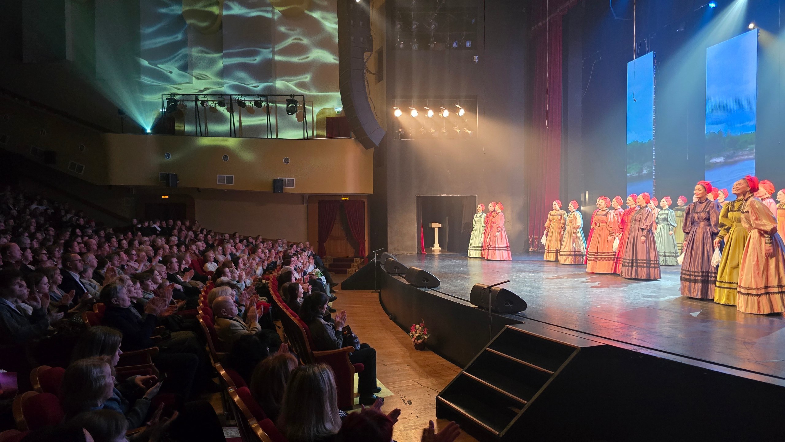 Неделя торжеств по случаю 100-летия Северного хора завершилась большими концертами в драмтеатре Архангельска