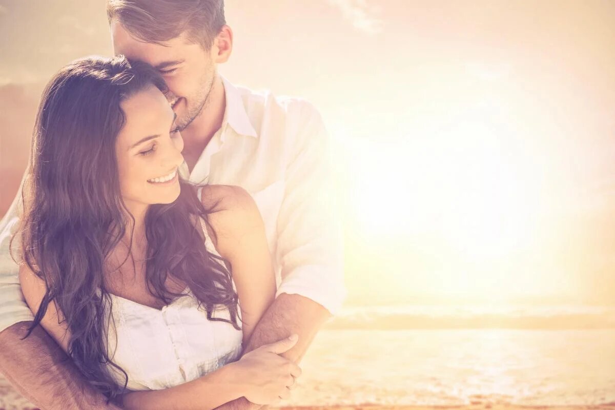 Как понять, что он в вас влюблен: незаметные знаки, на которые стоит обратить внимание