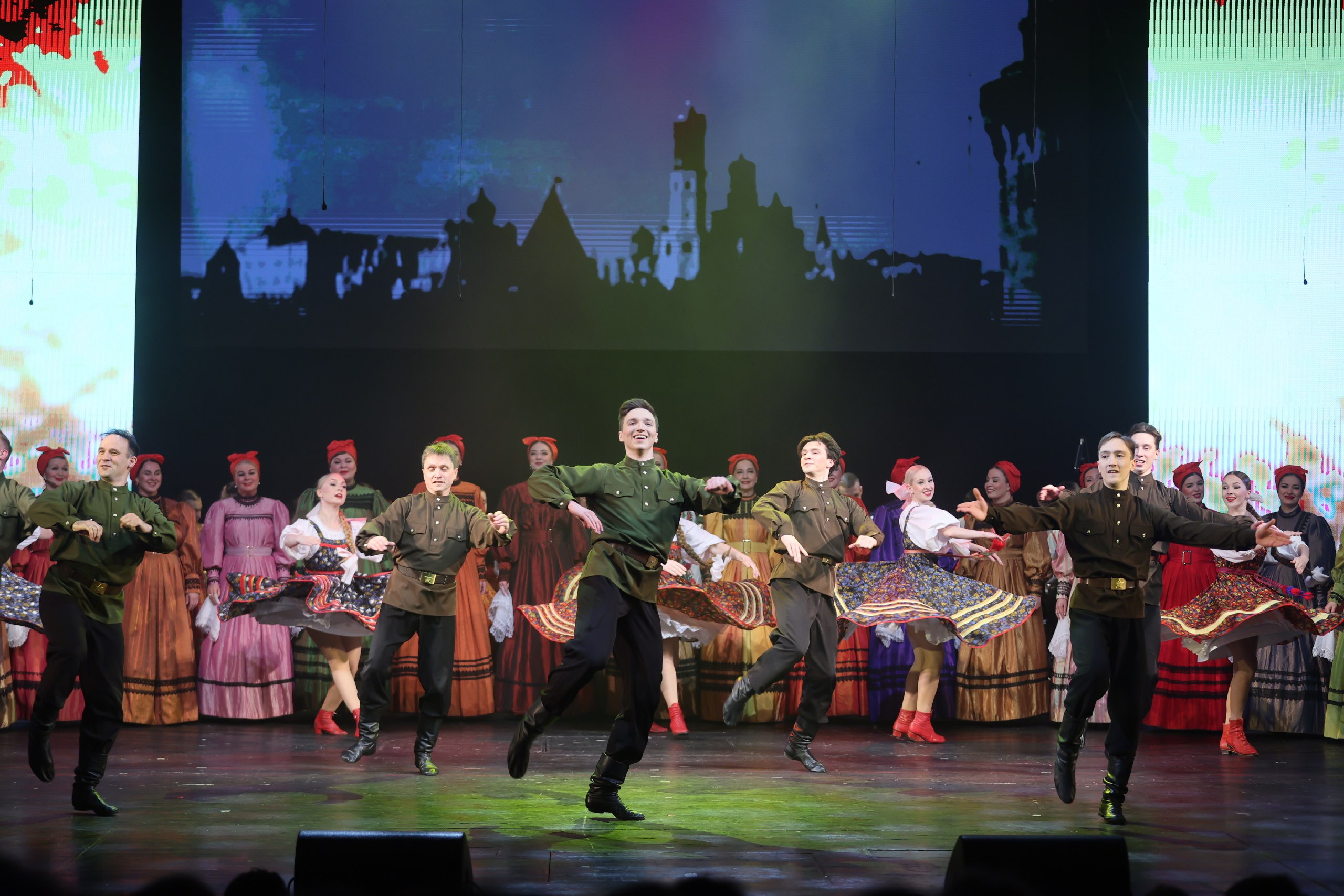 Неделя торжеств по случаю 100-летия Северного хора завершилась большими концертами в драмтеатре Архангельска Неделя торжеств по случаю 100-летия Северного хора завершилась большими концертами в драмтеатре Архангельска