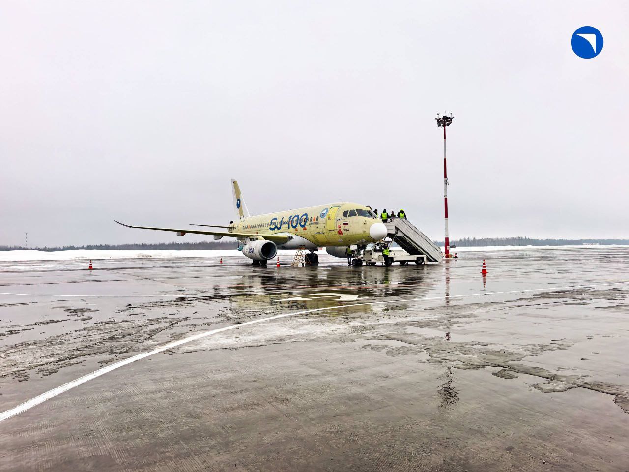 Импортозамещенный SJ-100 прибыл для "ледяных" испытаний в Архангельске Импортозамещенный SJ-100 прибыл для "ледяных" испытаний в Архангельске