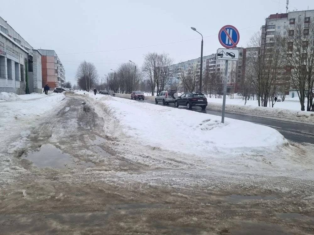 Игорь Арсентьев: Число жалоб на состояние тротуарной сети в Северодвинске, конечно, запредельное, но для такого теплого марта - объяснимое