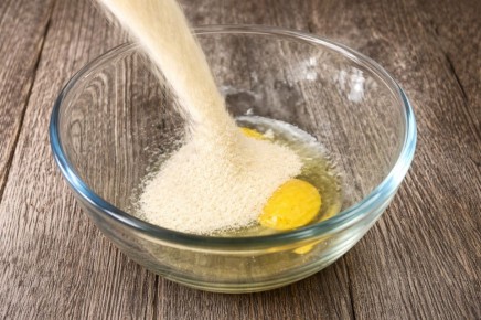 Нежные лепешки к чаю из манки и яиц: простота на вашей кухне