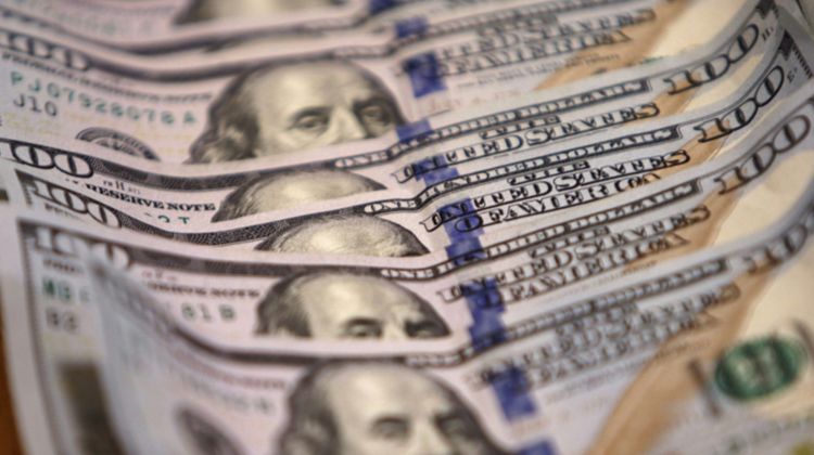 ������ ������������ ����� �������� � ������ ���� �� $100 �����