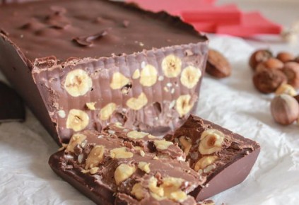 Шоколадная нуга с орехами и вишней: идеальное лакомство для гурманов