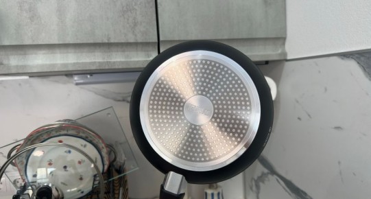 Ошеломляющий способ очистки посуды: как избавиться от нагара за 10 минут