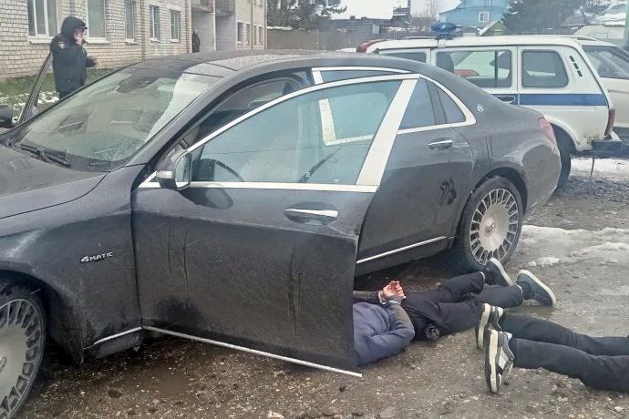 В Коношском округе сотрудники полиции задержали предполагаемых пособников телефонных мошенников, пытавшихся забрать ценности у местной жительницы В Коношском округе сотрудники полиции задержали предполагаемых пособников телефонных мошенников, пытавшихся забрать ценности у местной жительницы
