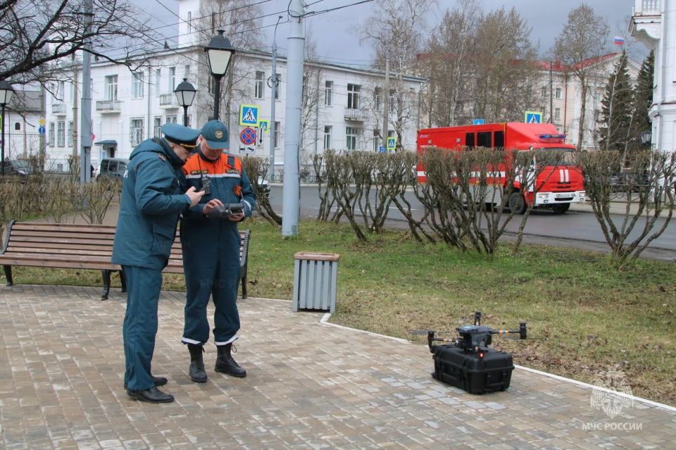 Сотрудники Главного управления МЧС России по Архангельской области приняли участие в учениях на объекте Росгвардии Сотрудники Главного управления МЧС России по Архангельской области приняли участие в учениях на объекте Росгвардии