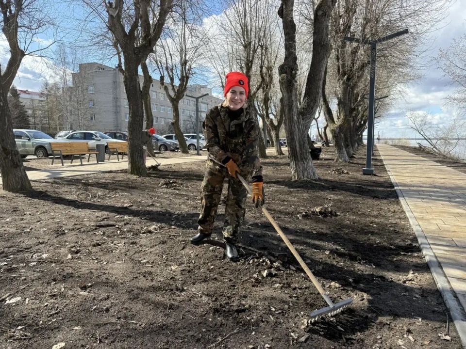 Общий вклад в чистоту: сегодня подключились к наведению порядка сотрудники компании «АГД Даймондс» Общий вклад в чистоту: сегодня подключились к наведению порядка сотрудники компании «АГД Даймондс»