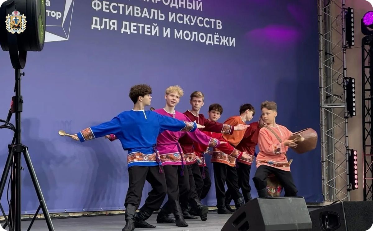 Малый Северный хор представил Архангельскую область в творческом проекте «Вместе мы – Россия» в Сочи Малый Северный хор представил Архангельскую область в творческом проекте «Вместе мы – Россия» в Сочи