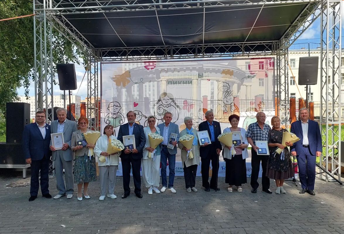 Сегодня Петровский парк стал центром семейного тепла Сегодня Петровский парк стал центром семейного тепла
