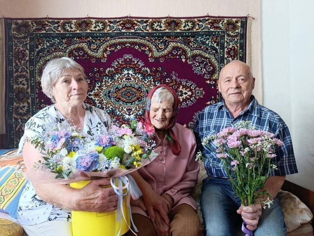 100 ЛЕТ! ПОЗДРАВЛЯЕМ ОЛЬГУ ВАСИЛЬЕВНУ БЕРДЫЧКИНУ ИЗ ЛЕНСКОГО ОКРУГА