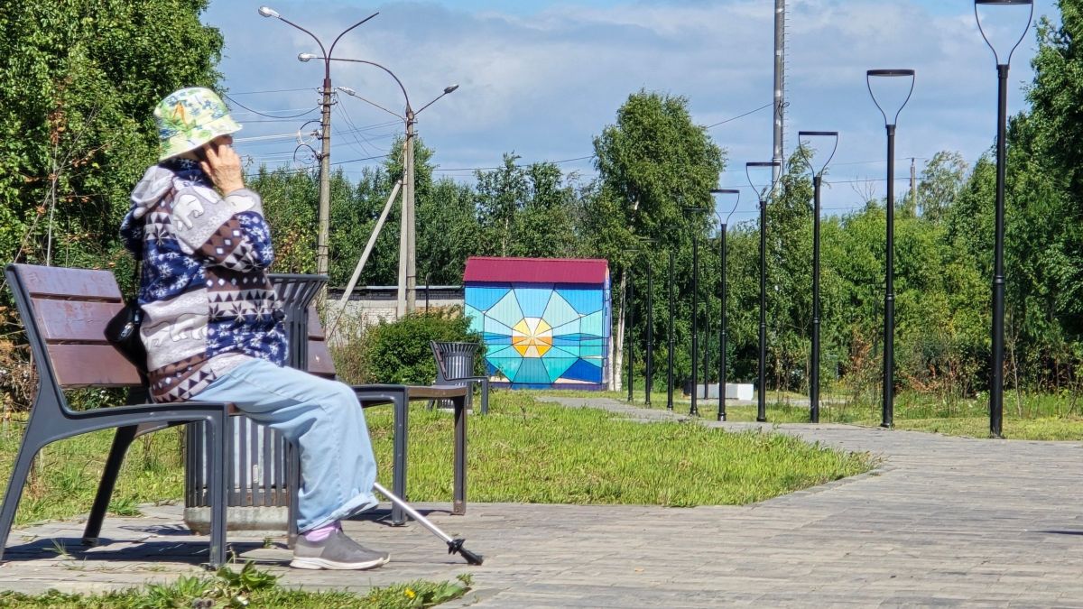 На фото - прогулочная территория вдоль пляжа на улице Малиновского На фото - прогулочная территория вдоль пляжа на улице Малиновского