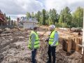 Заместитель директора "Архангельскавтодора" Виктор Пономарев проинспектировал ход работ по капремонту моста через Лахому на автодороге Дябрино - аэропорт "Куликово" в Красноборском округе