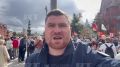 «Здесь все доброжелательно настроены, люди поют, молятся, кричат: «Мы русские, с нами Бог!» Корр RT Георгий Бабаян участвует в Общемосковском крестном ходе
