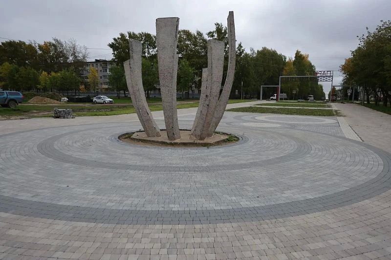 В Коряжме создают новое общественное пространство на городской набережной В Коряжме создают новое общественное пространство на городской набережной