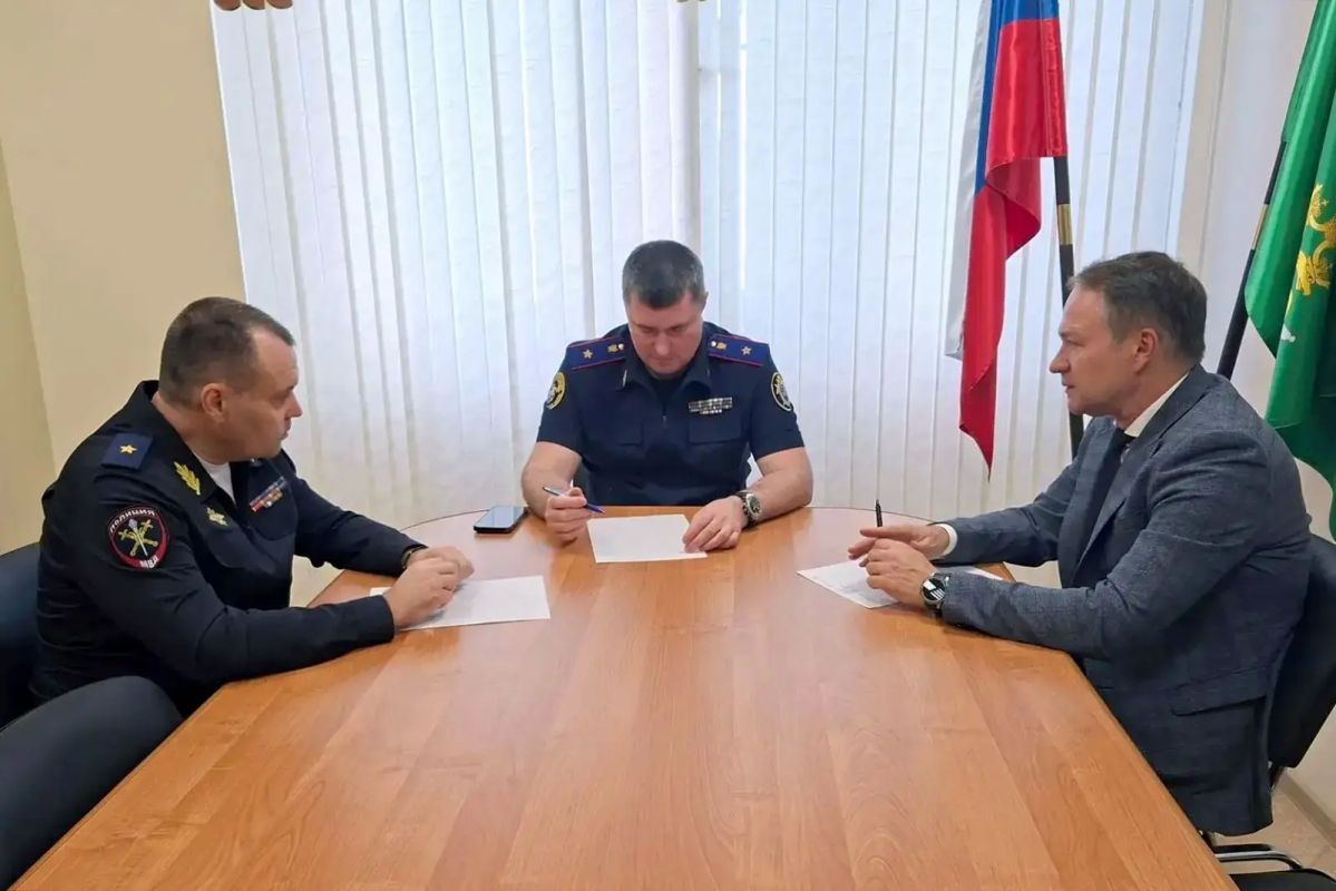 Руководитель регионального следственного управления провел оперативное совещание по расследованию смертельного ДТП на трассе М-8 Руководитель регионального следственного управления провел оперативное совещание по расследованию смертельного ДТП на трассе М-8