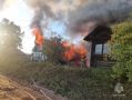 Пожар в деревне Шотова повредил три строения