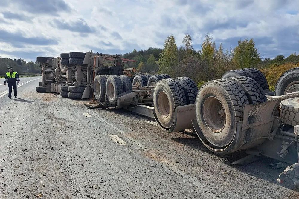 В Шенкурском округе устанавливаются обстоятельства дорожно-транспортного происшествия В Шенкурском округе устанавливаются обстоятельства дорожно-транспортного происшествия