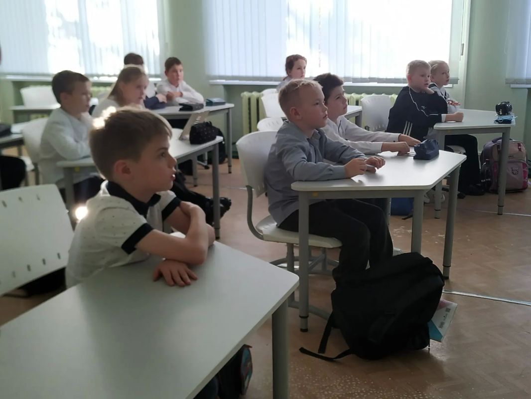В школах Поморья проходят классные часы по правилам безопасного использования газа в домах В школах Поморья проходят классные часы по правилам безопасного использования газа в домах